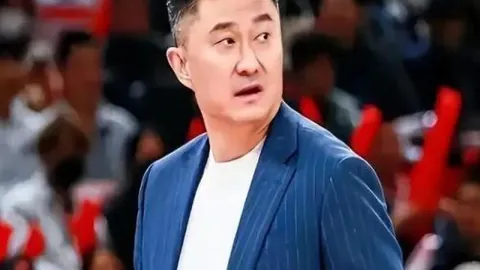 热力全开曼联巨星拉什福德回归训练场，球迷狂喜，高层亦感意外